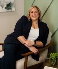 Book an Appointment with Sara Lazareck for Psychological Counselling