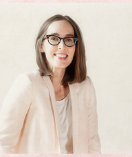 Book an Appointment with Aveeve McLaughlin, MSW, RSW for Therapy and Counselling
